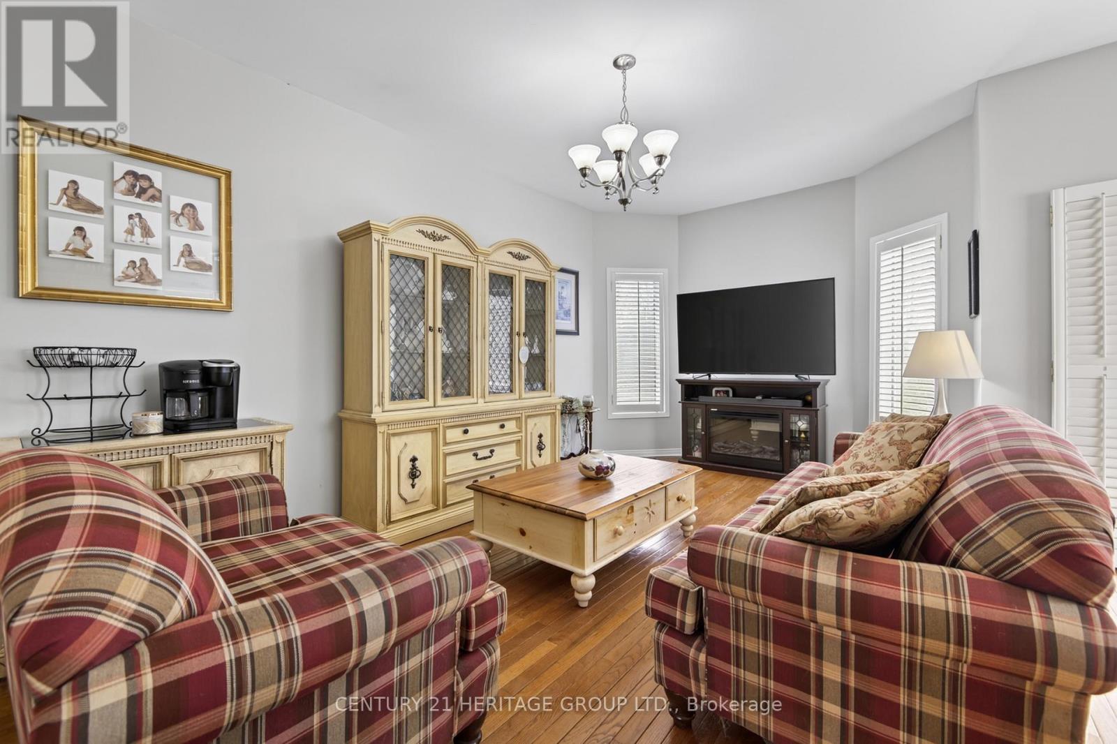 1858 EMERALD COURT - 8
