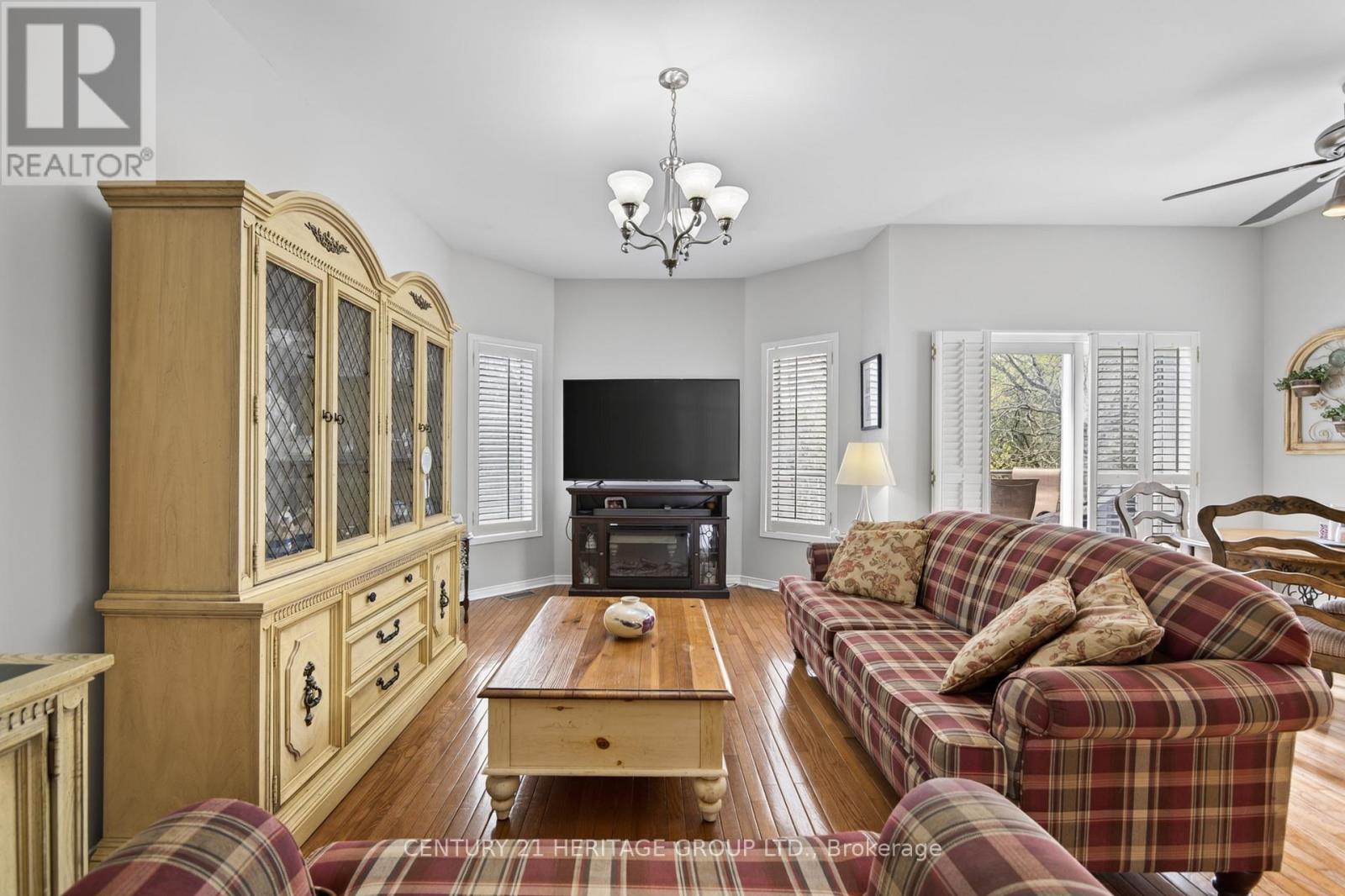 1858 EMERALD COURT - 9