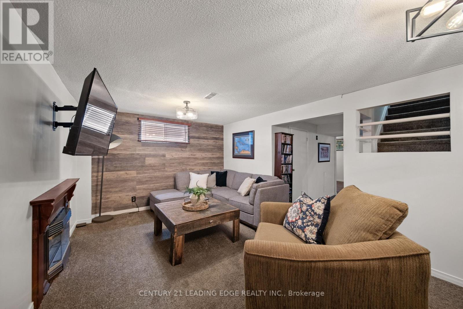 135 ASPEN CRESCENT - Image 32