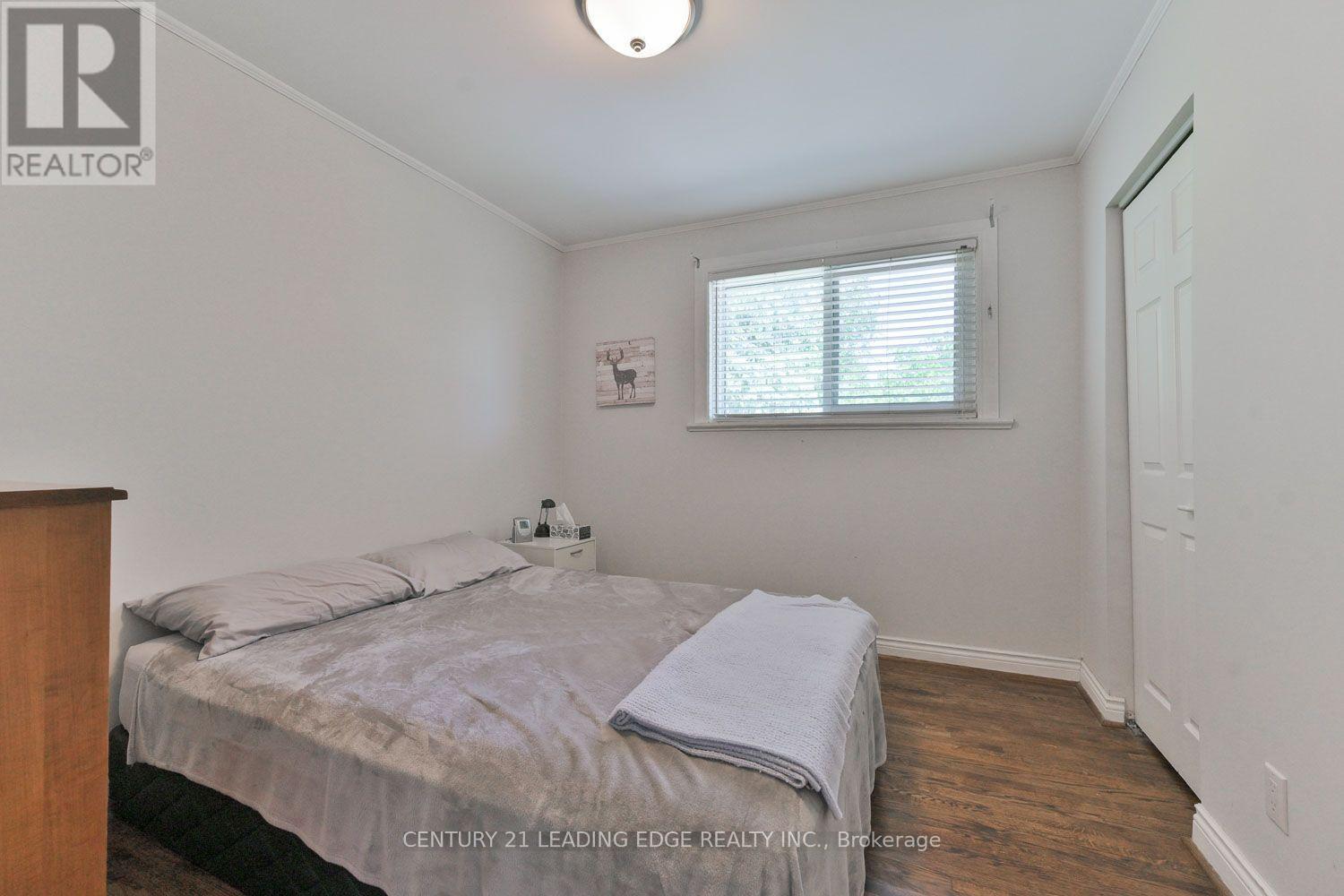 21 JONATHAN STREET - 19