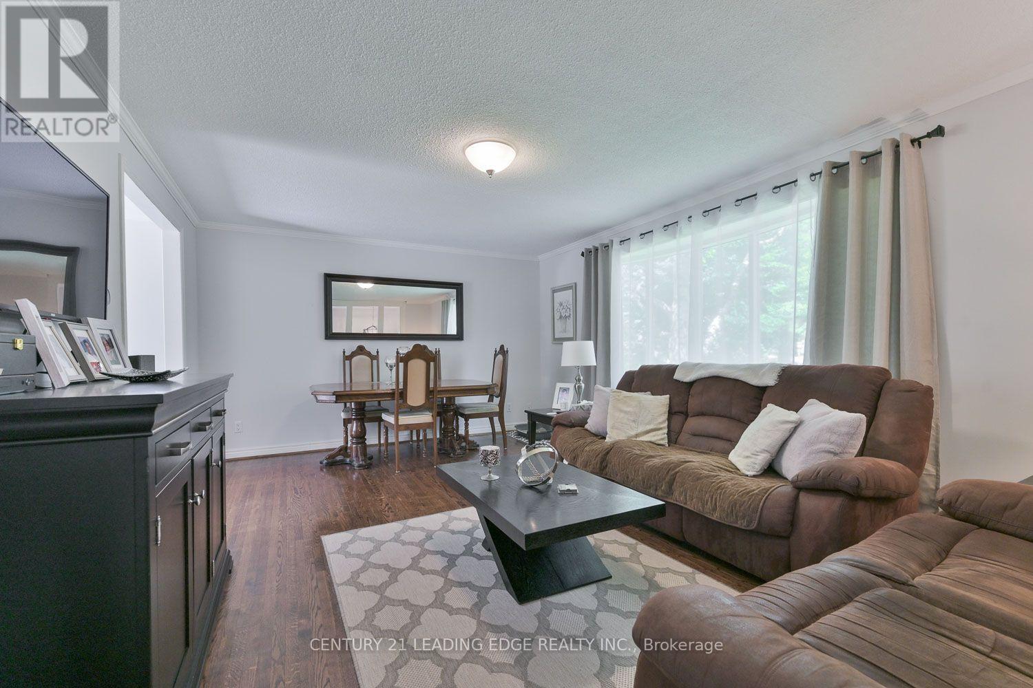 21 JONATHAN STREET - 6