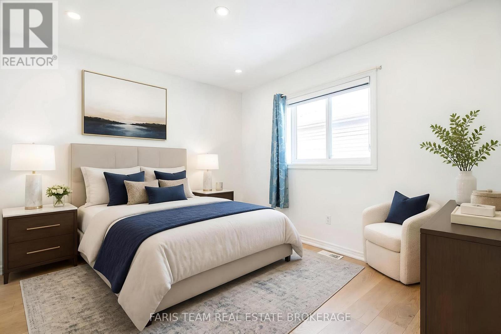 2 VANESSA DRIVE - 23