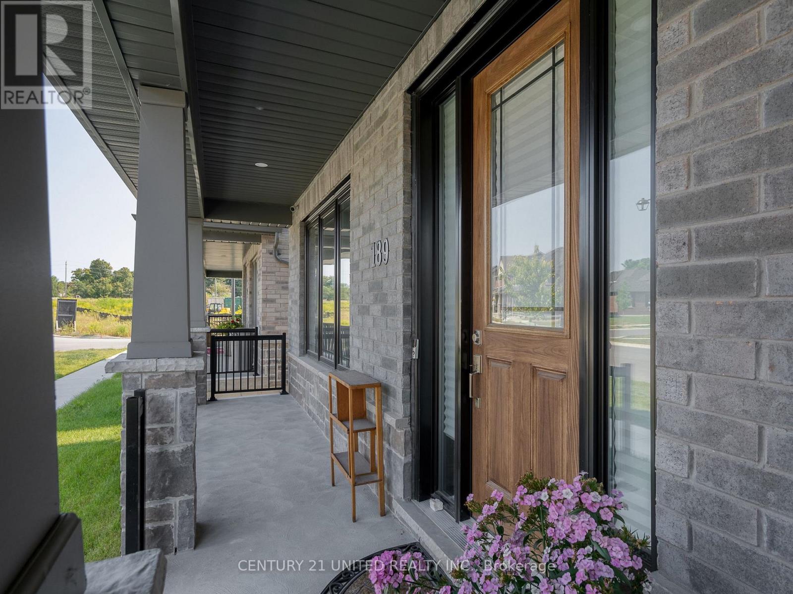 189 STRACHAN STREET - 10
