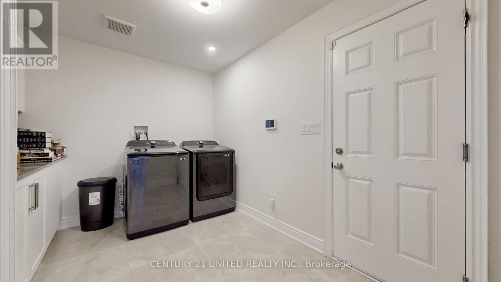 189 STRACHAN STREET - 23