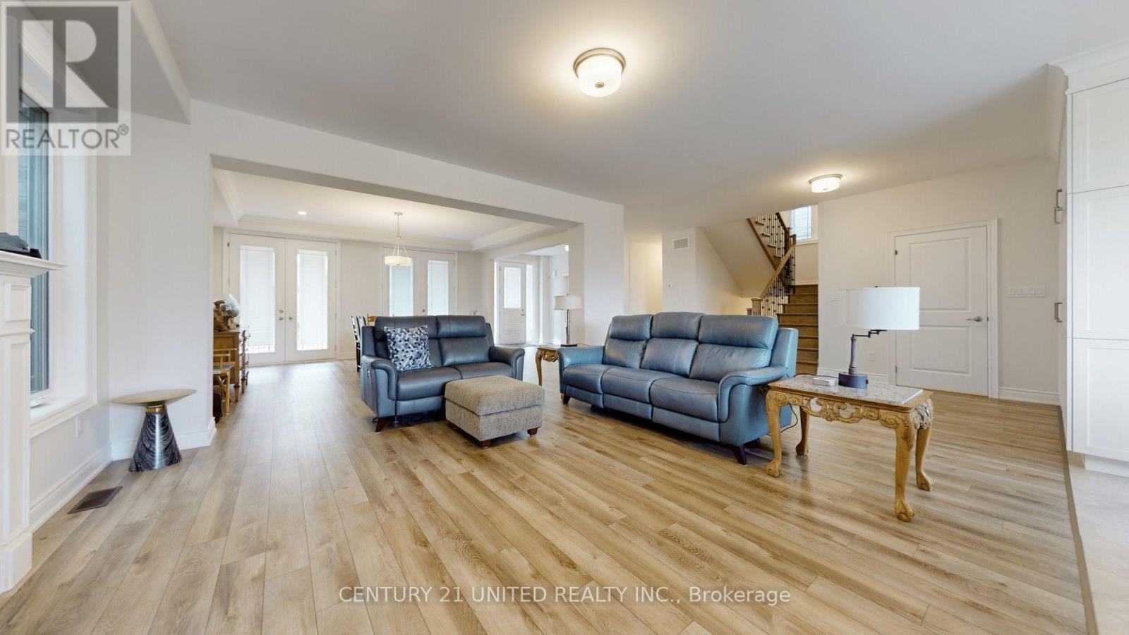 189 STRACHAN STREET - 21