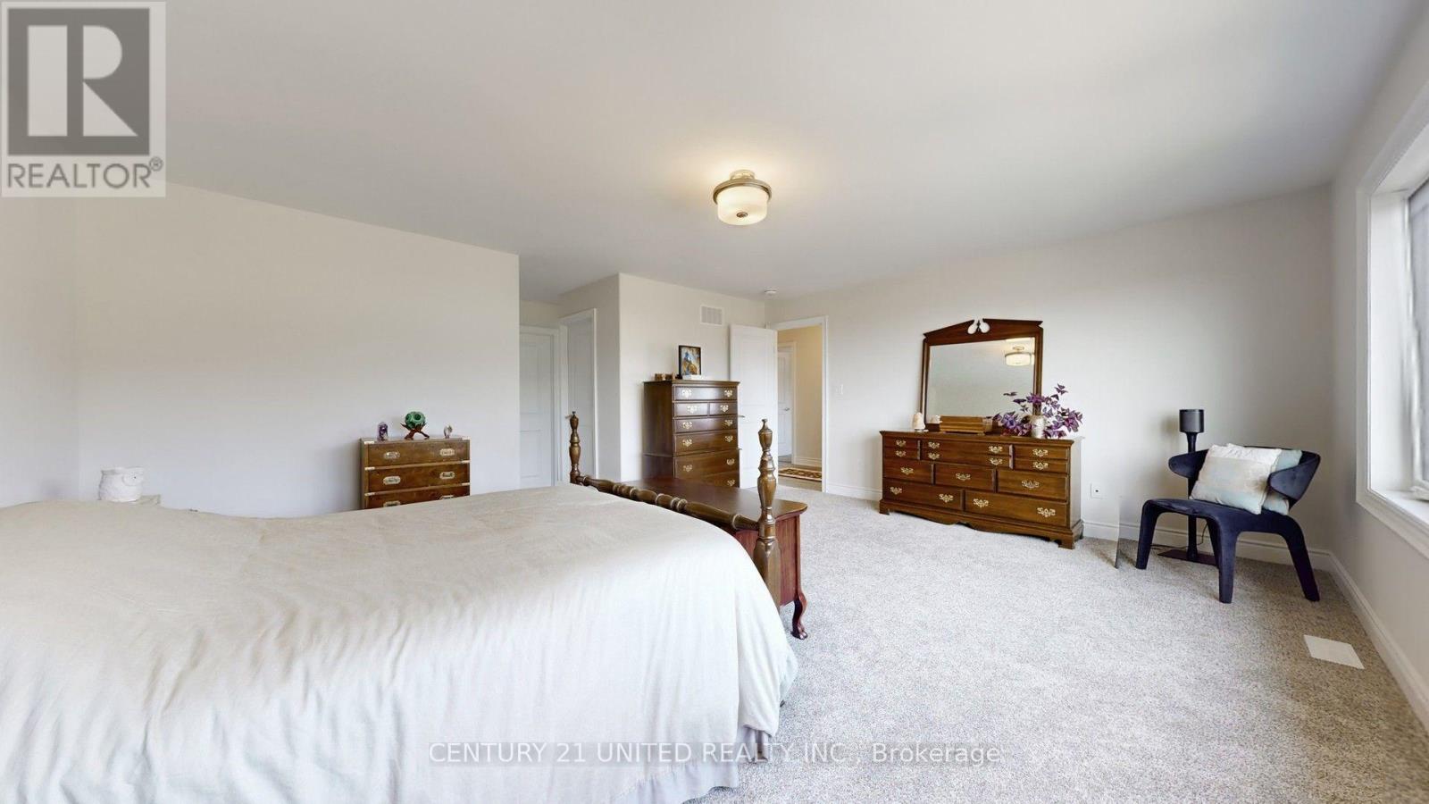 189 STRACHAN STREET - 32