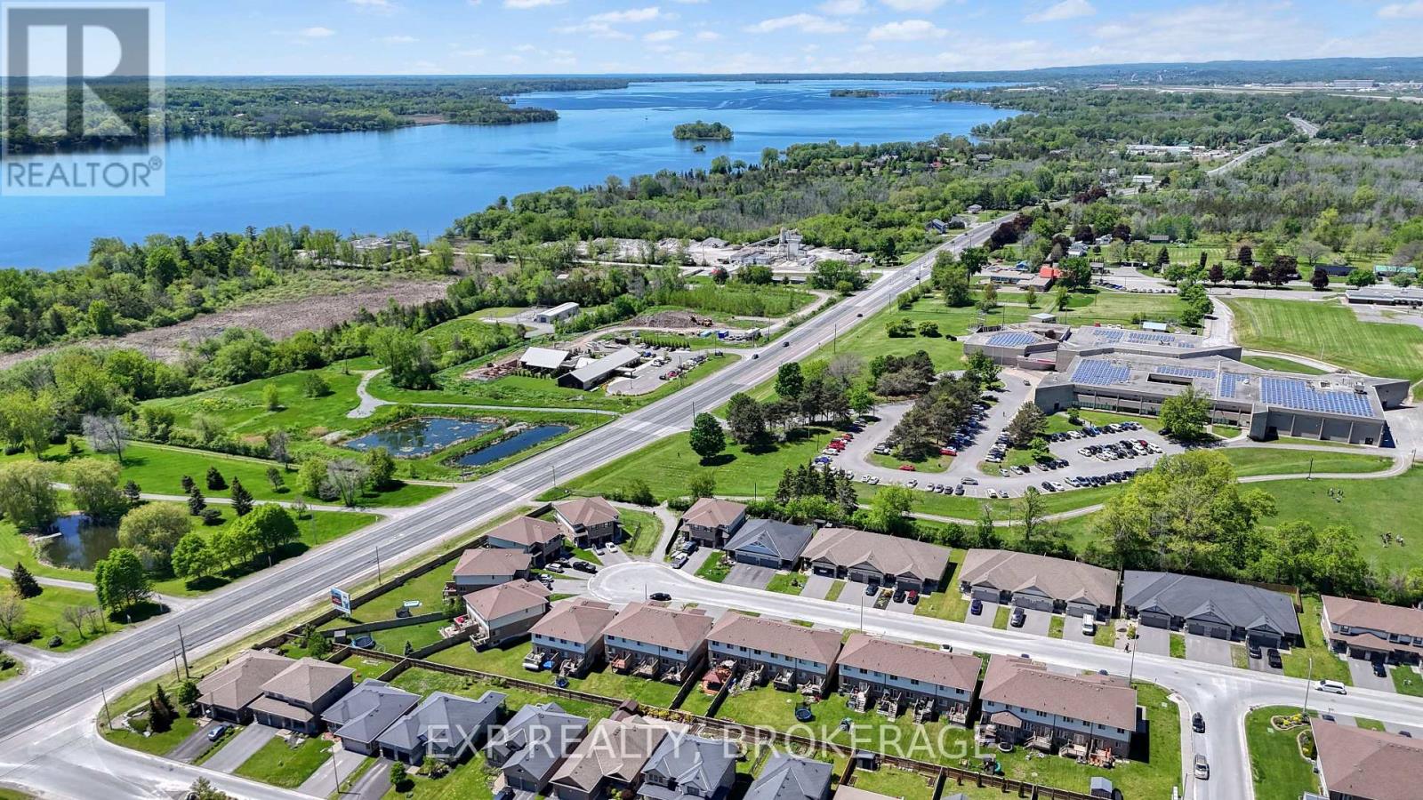20 LEDGEROCK COURT - 40