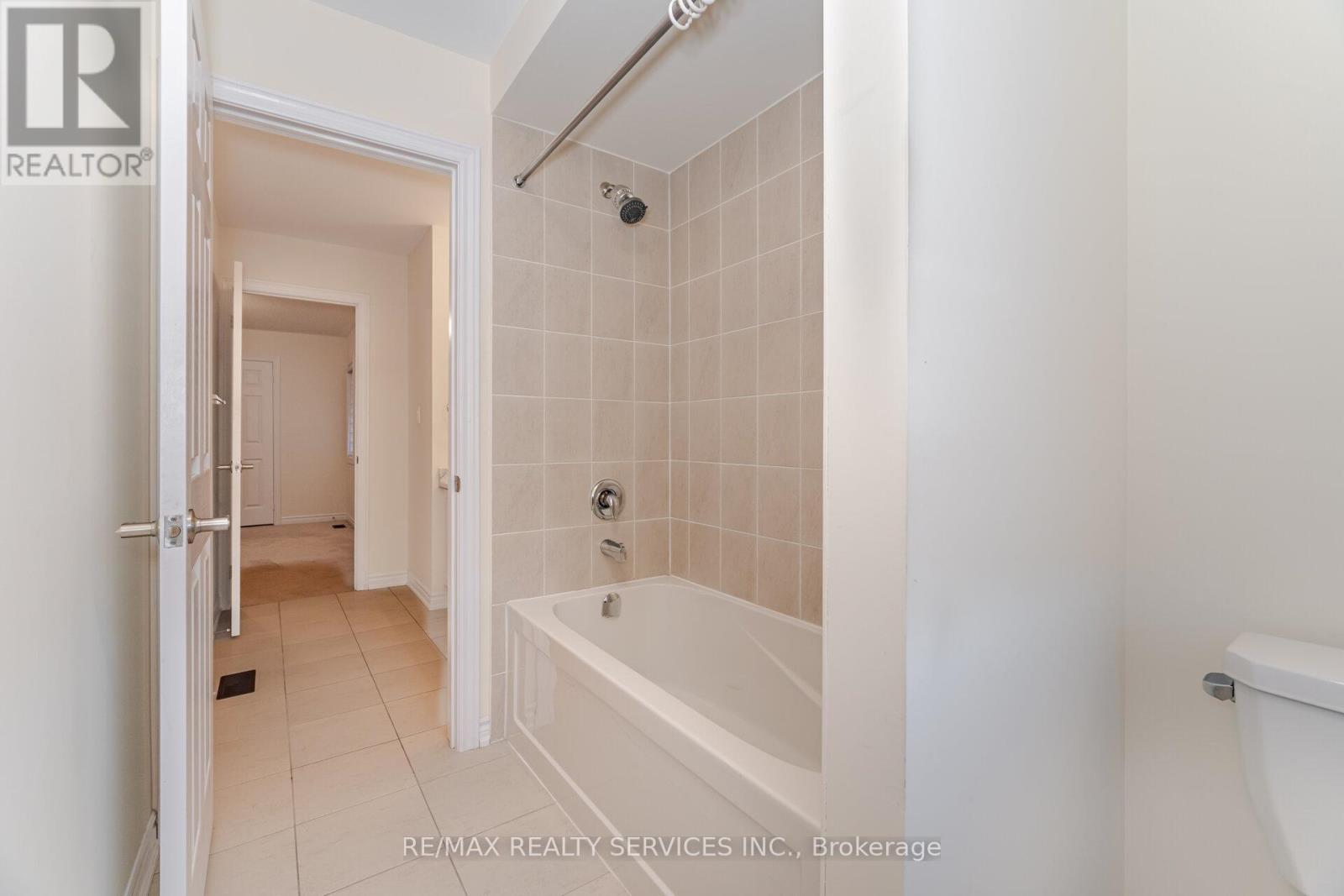 37 ROYAL FERN CRESCENT - 26