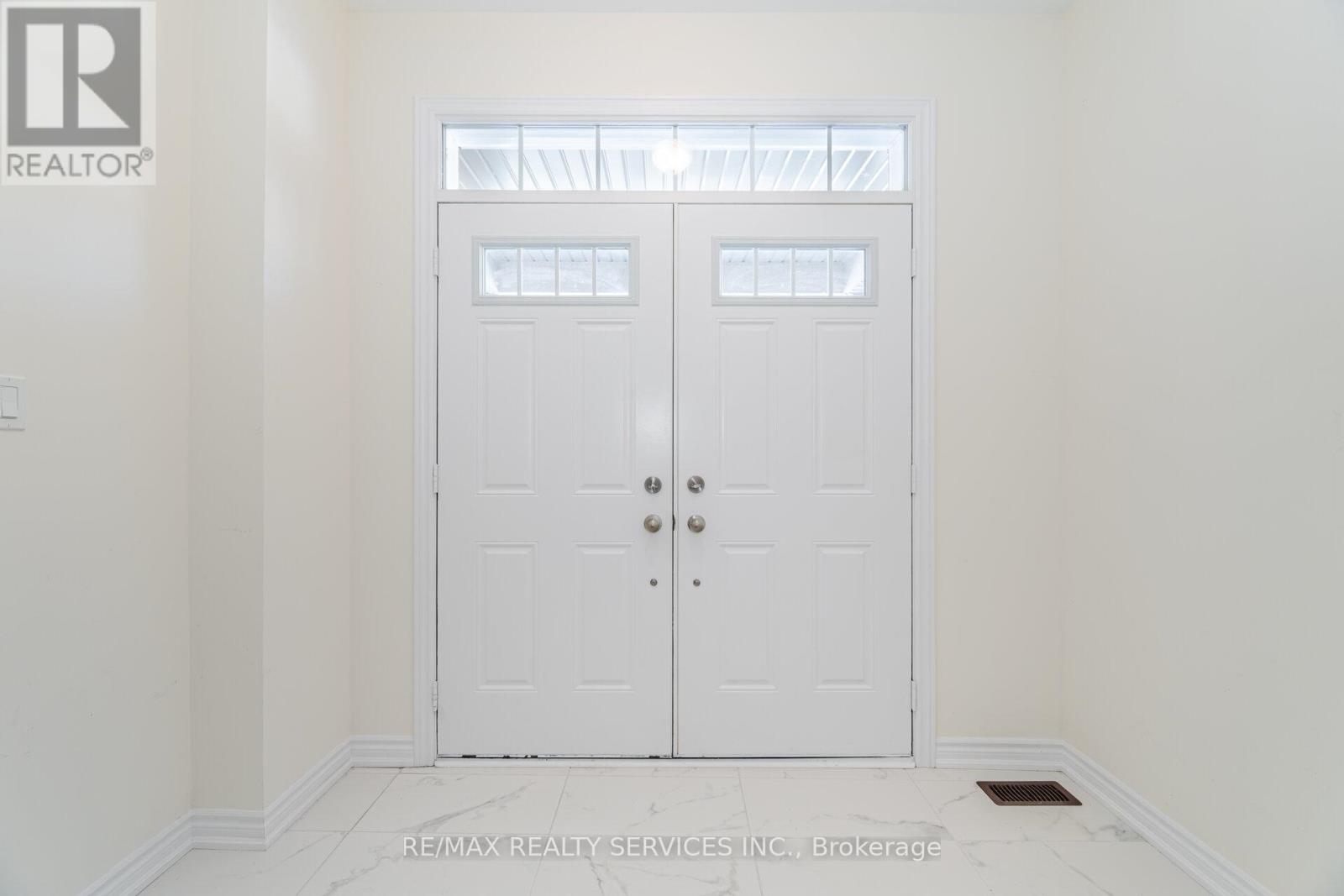 37 ROYAL FERN CRESCENT - 3