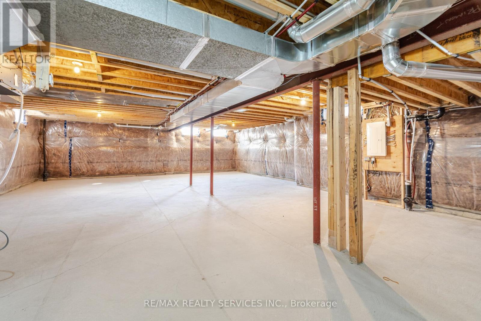 37 ROYAL FERN CRESCENT - 30