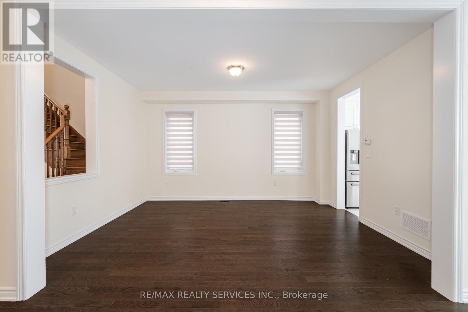 37 ROYAL FERN CRESCENT - 5