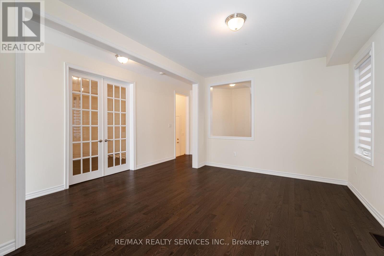 37 ROYAL FERN CRESCENT - 6