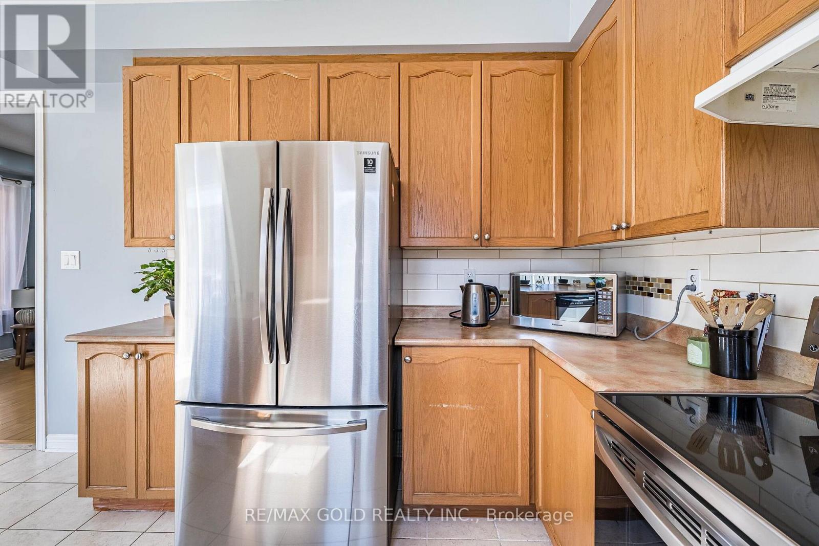 20 AMARANTH CRESCENT - 12