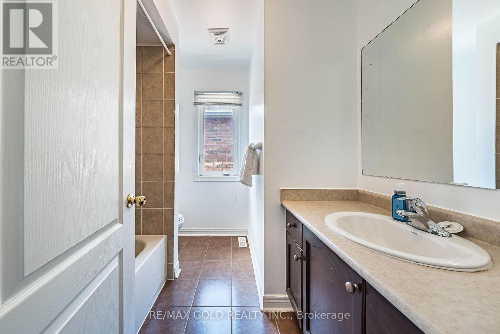 20 AMARANTH CRESCENT - 24