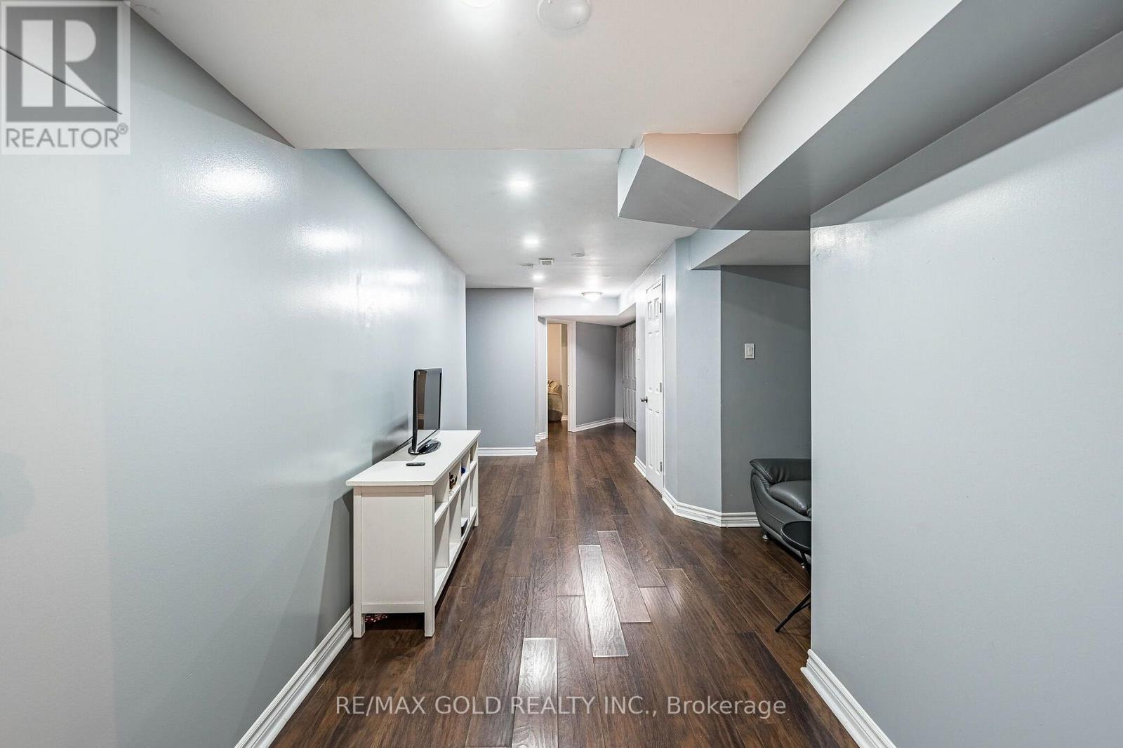 20 AMARANTH CRESCENT - 32