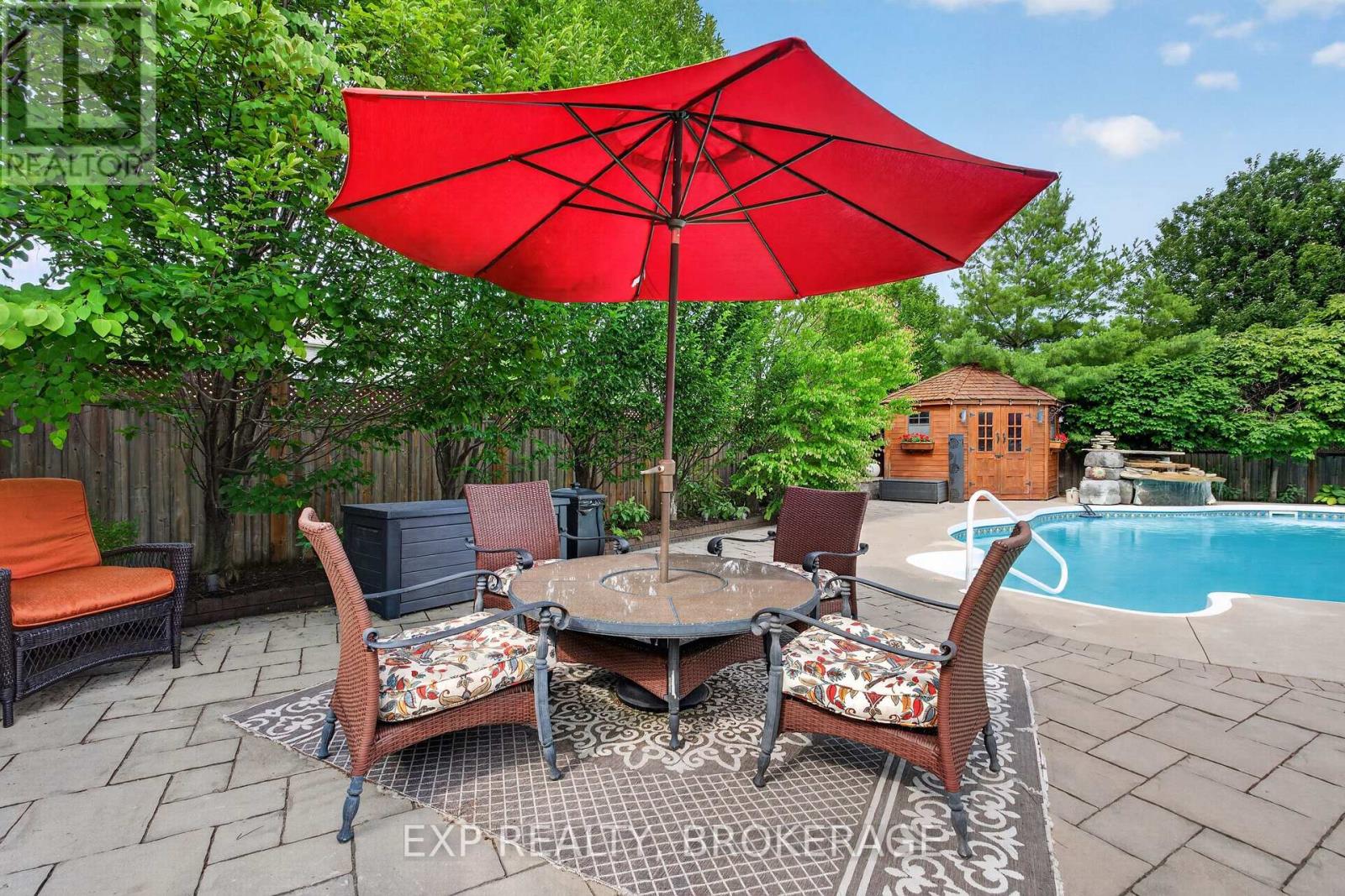 24 ADMIRAL'S COURT - Image 40