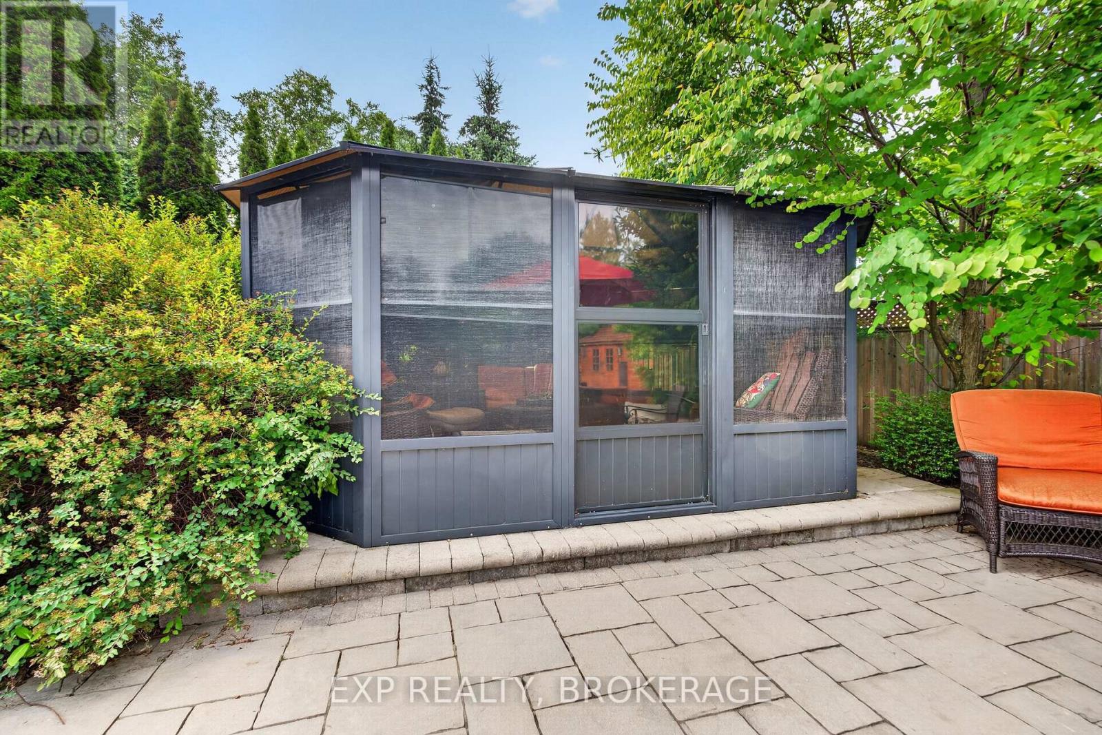 24 ADMIRAL'S COURT - Image 42