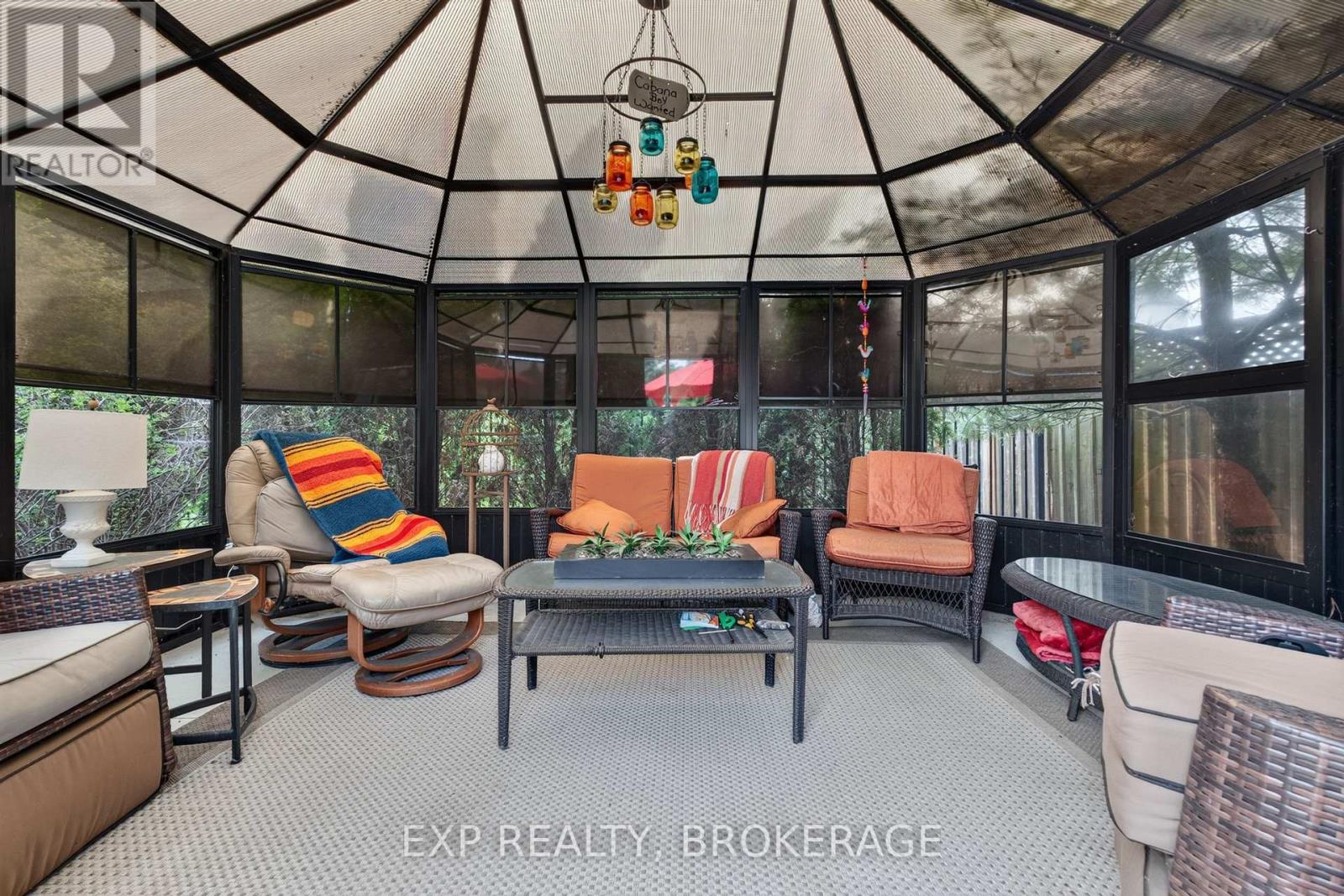24 ADMIRAL'S COURT - Image 43