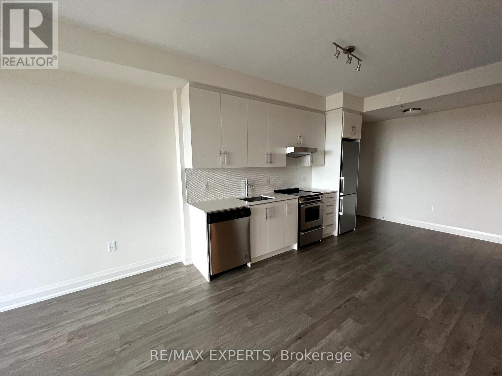 #602 212 KING WILLIAM STREET - 3
