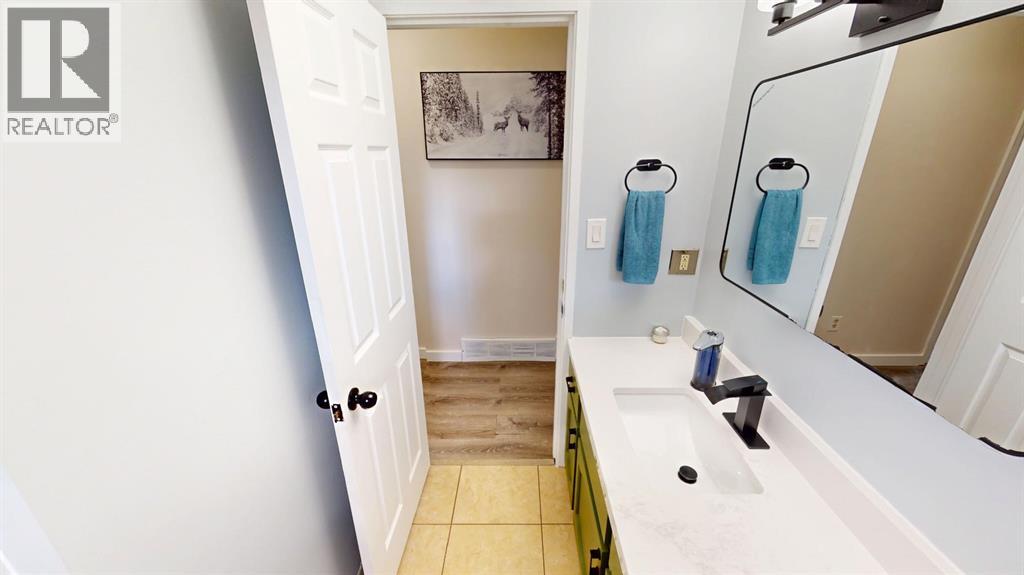 427 4 Street - 11