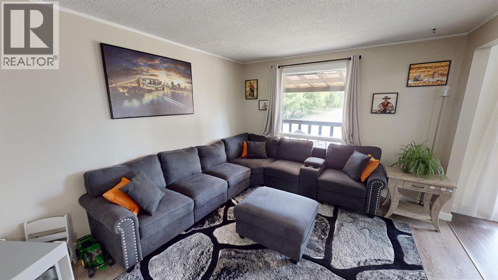 427 4 Street - 5