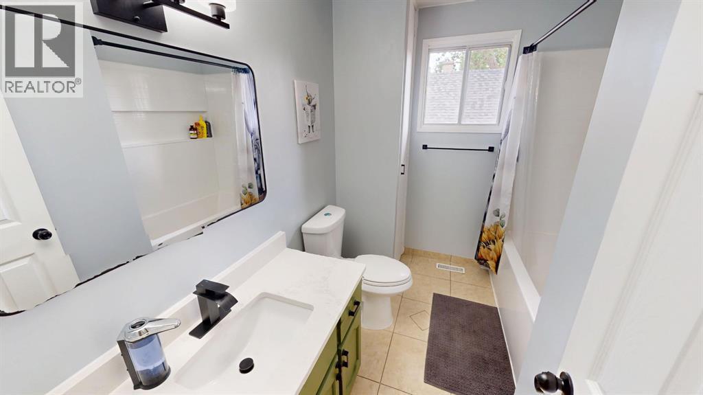 427 4 Street - 10