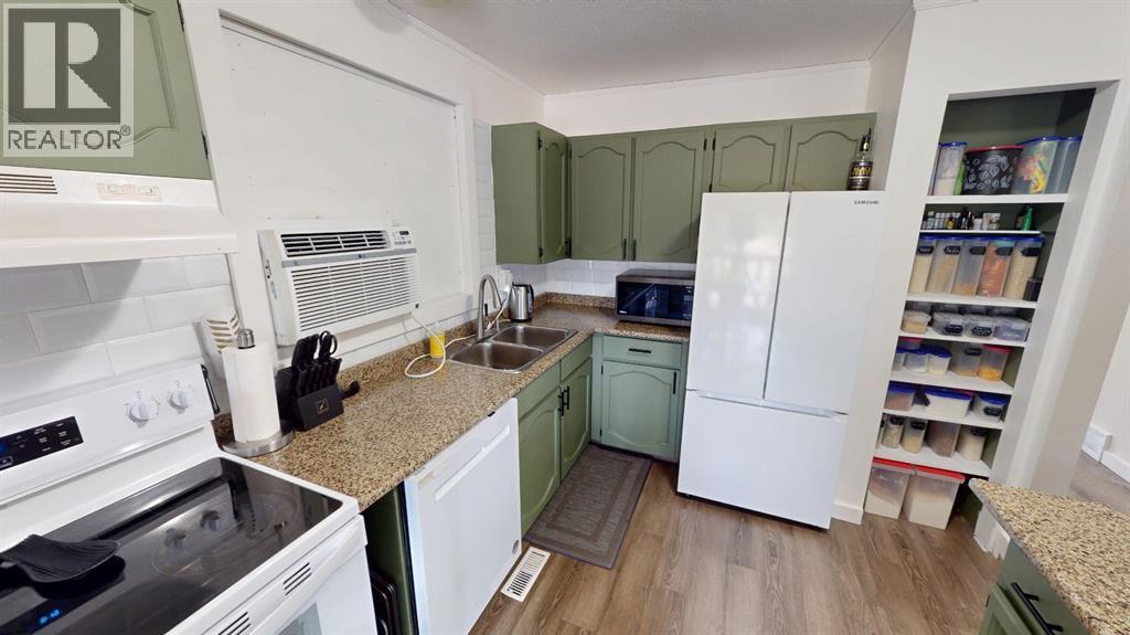 427 4 Street - 6