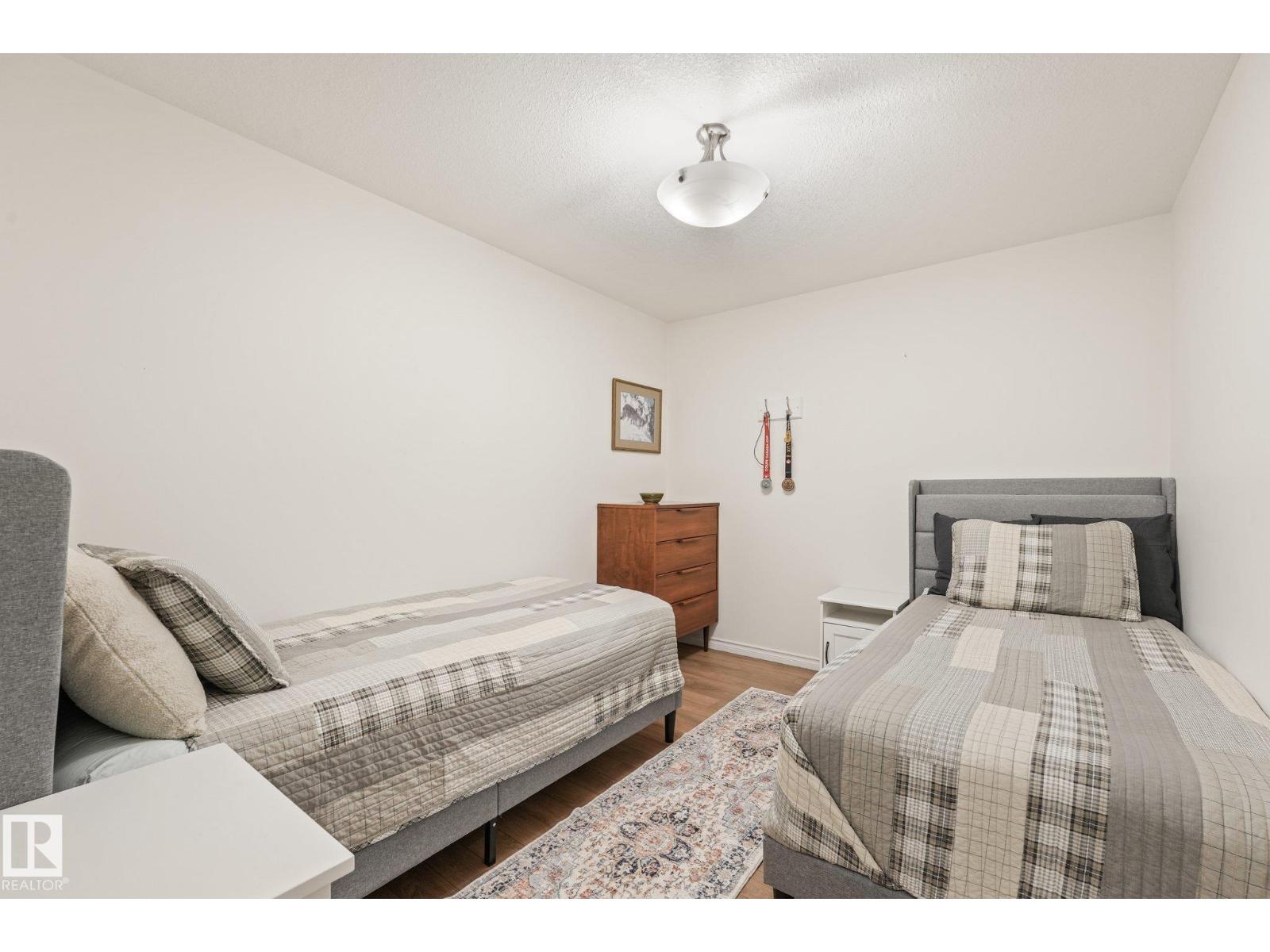 #209 1589 GLASTONBURY BV NW - 27