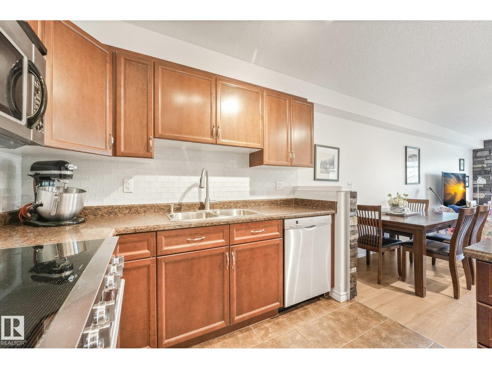#209 1589 GLASTONBURY BV NW - 7