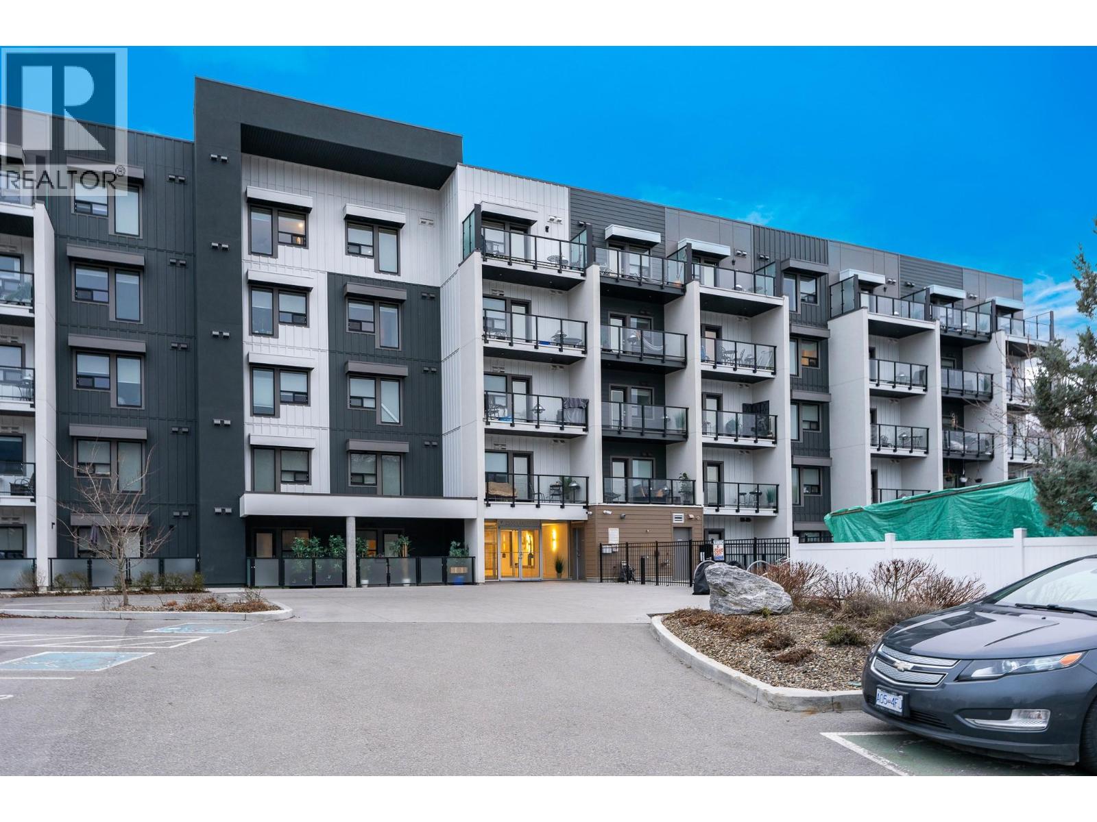 #310 2555 Lakeshore Road - 27
