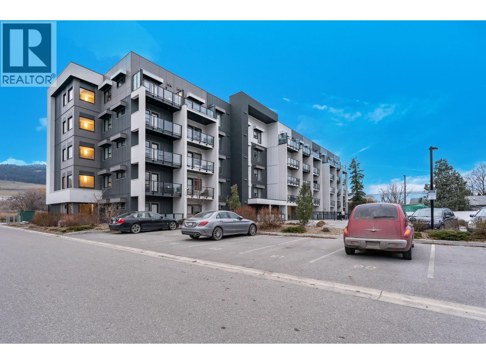 #310 2555 Lakeshore Road - 22
