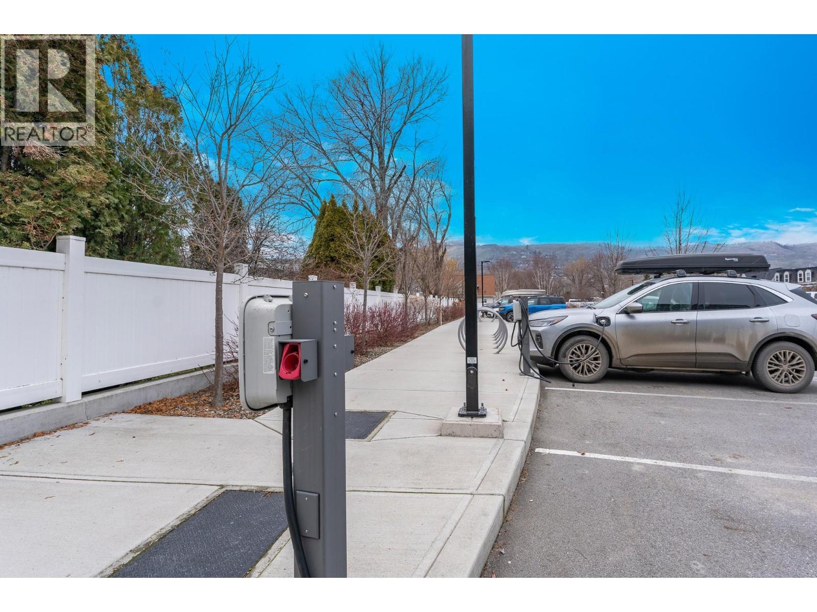 #310 2555 Lakeshore Road - 18