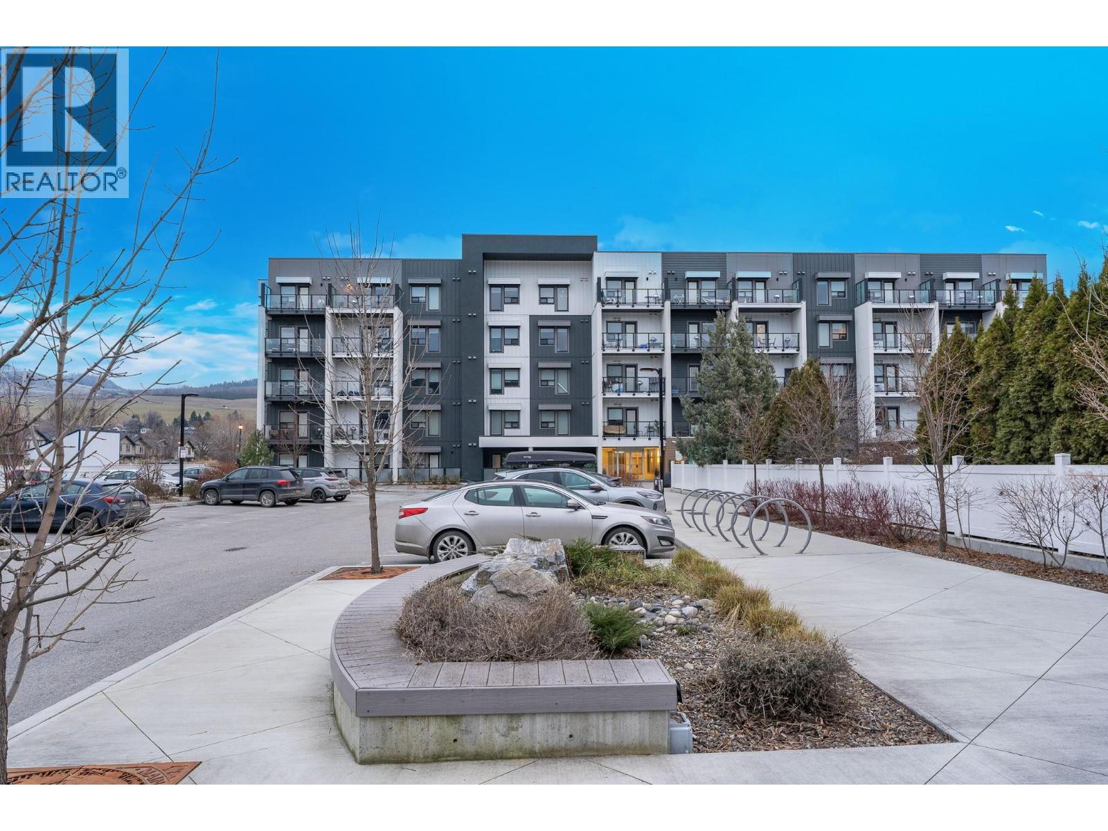 #310 2555 Lakeshore Road - 28
