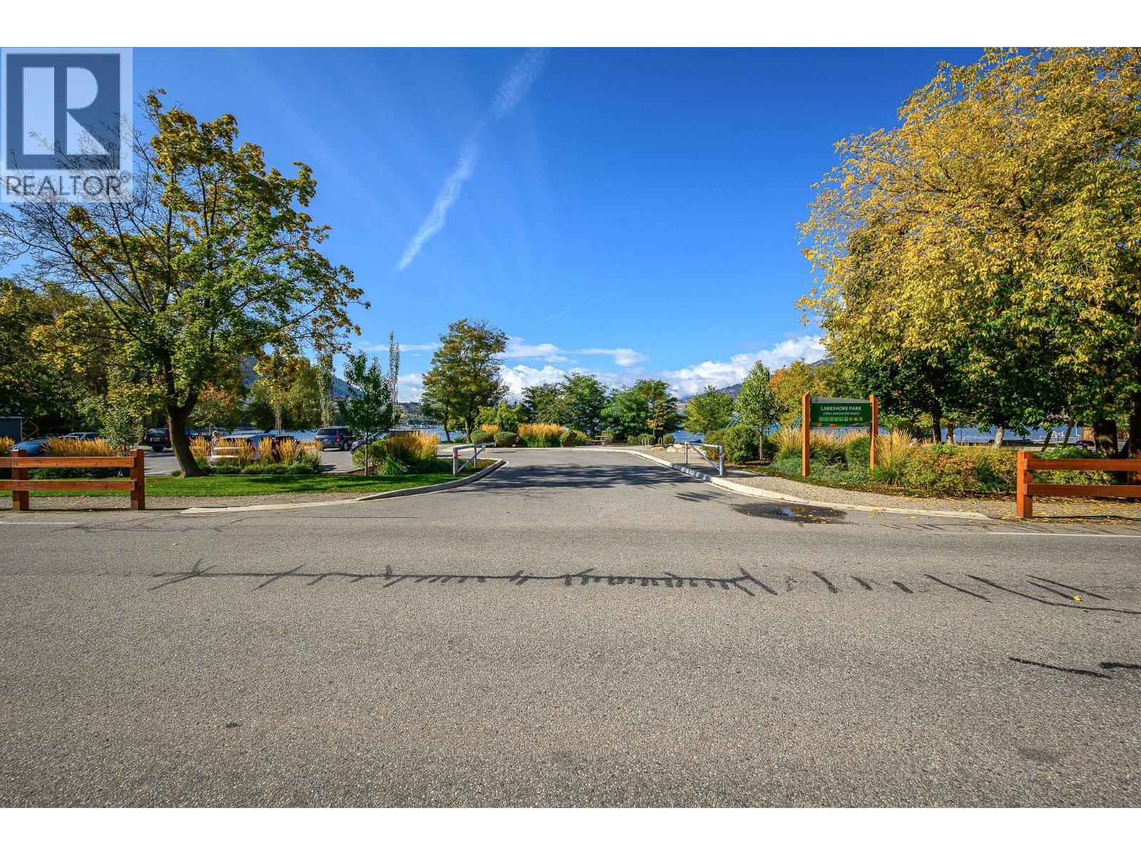 #310 2555 Lakeshore Road - 38