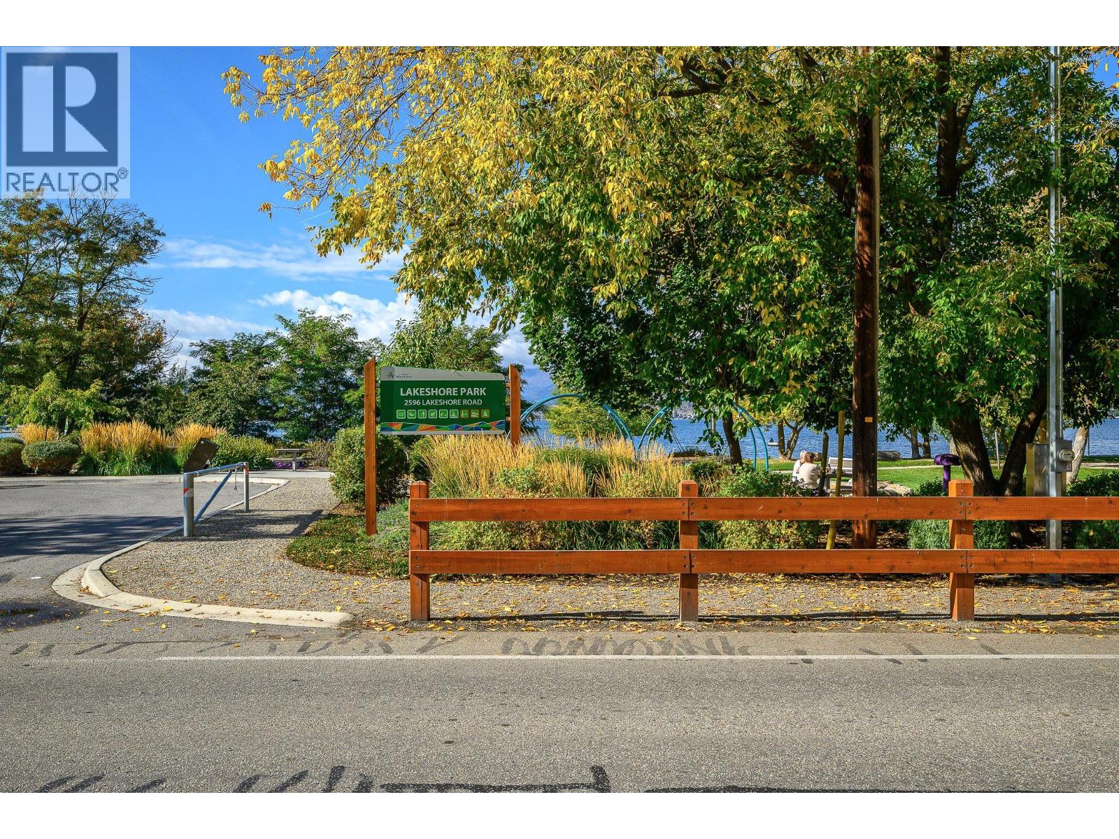 #310 2555 Lakeshore Road - 39