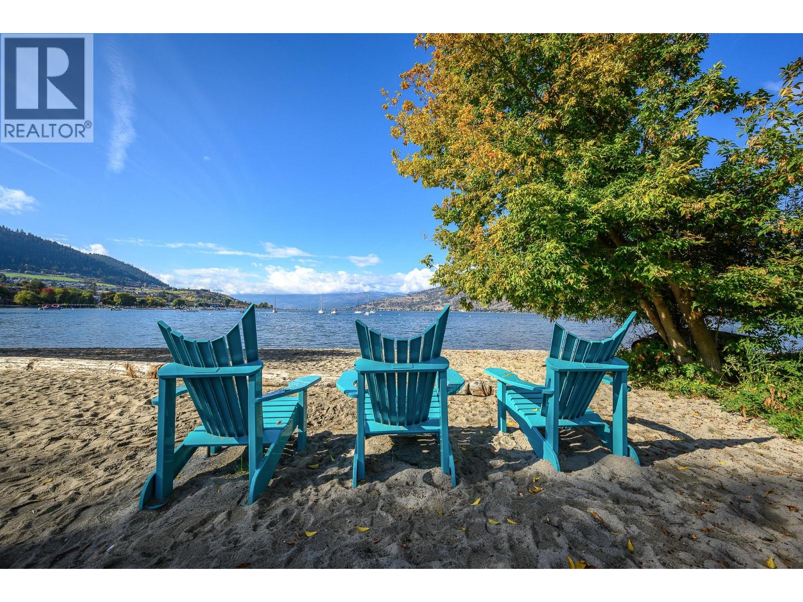 #310 2555 Lakeshore Road - 34