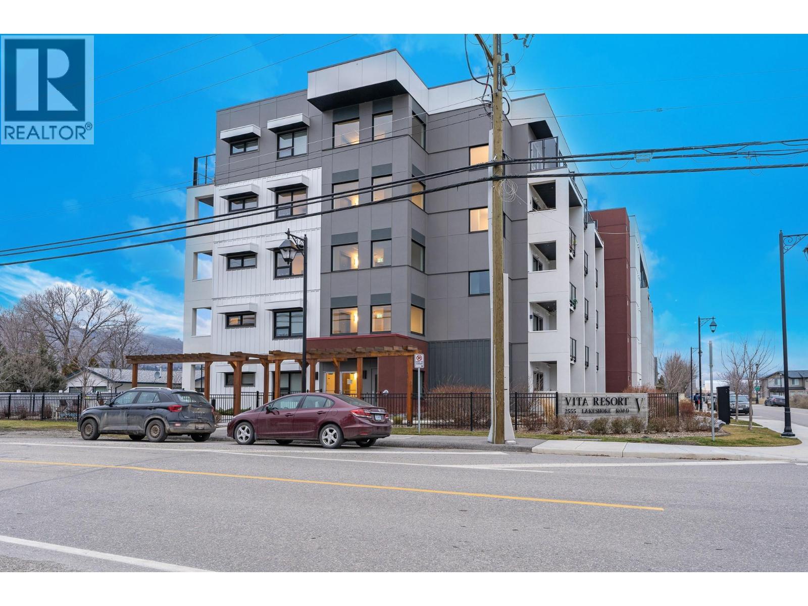 #310 2555 Lakeshore Road - 24