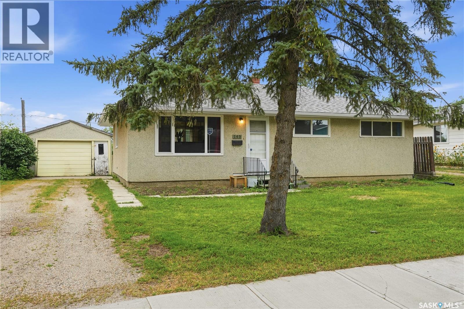 145 Ellison CRESCENT - 2