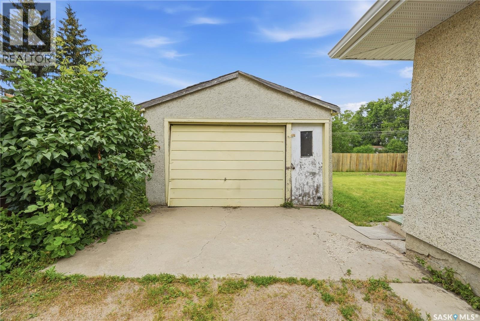 145 Ellison CRESCENT - 24