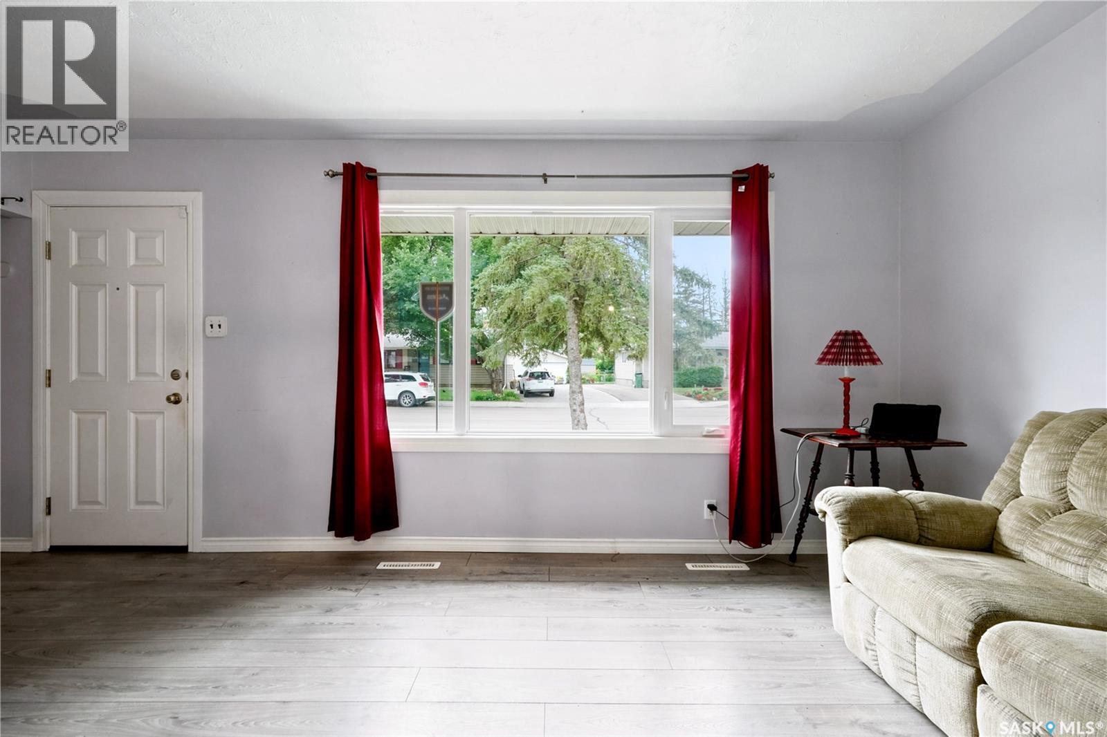 145 Ellison CRESCENT - 4