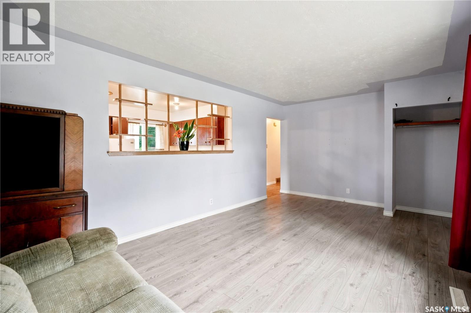 145 Ellison CRESCENT - 6