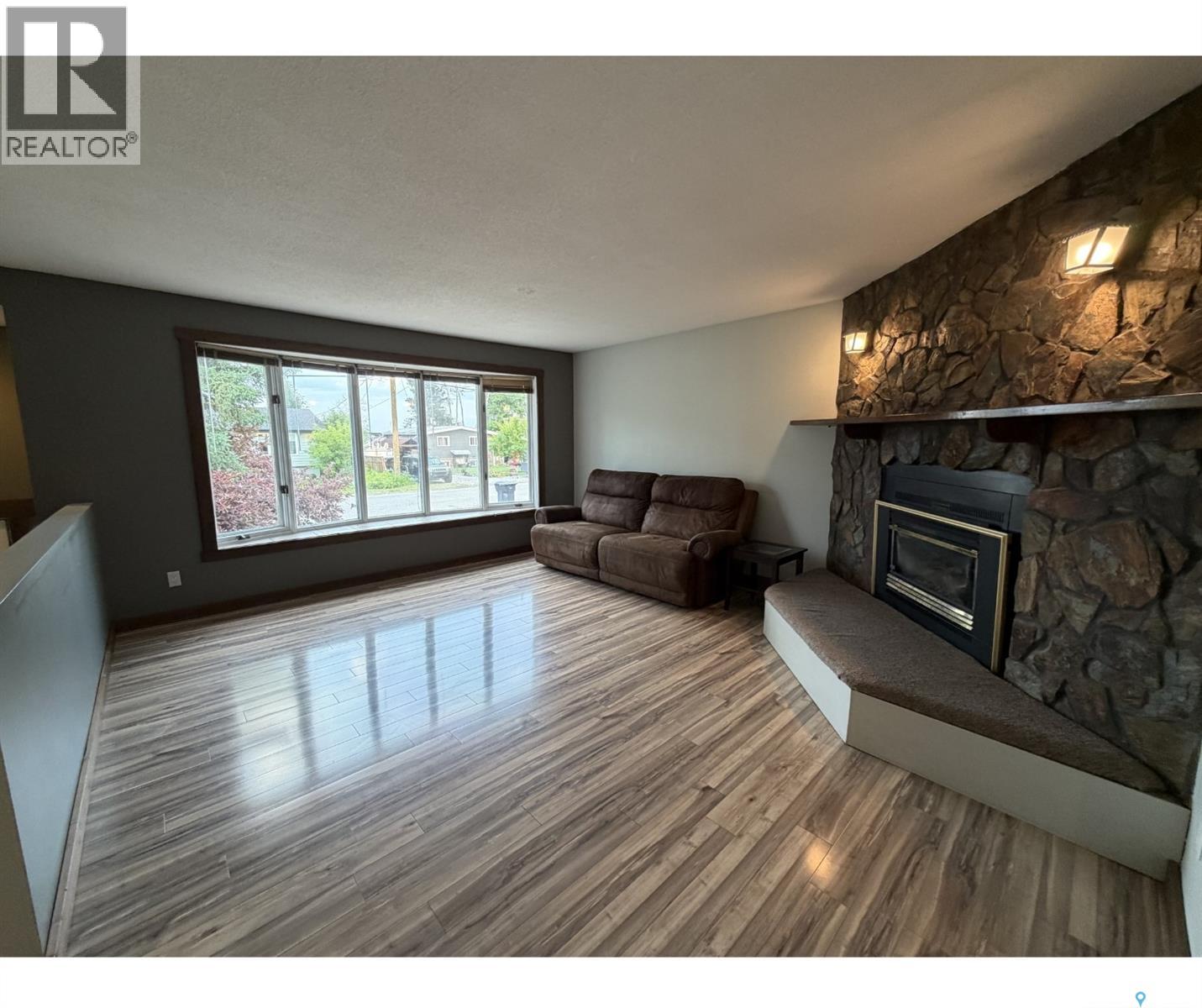 241 Dehavilland AVENUE - 3