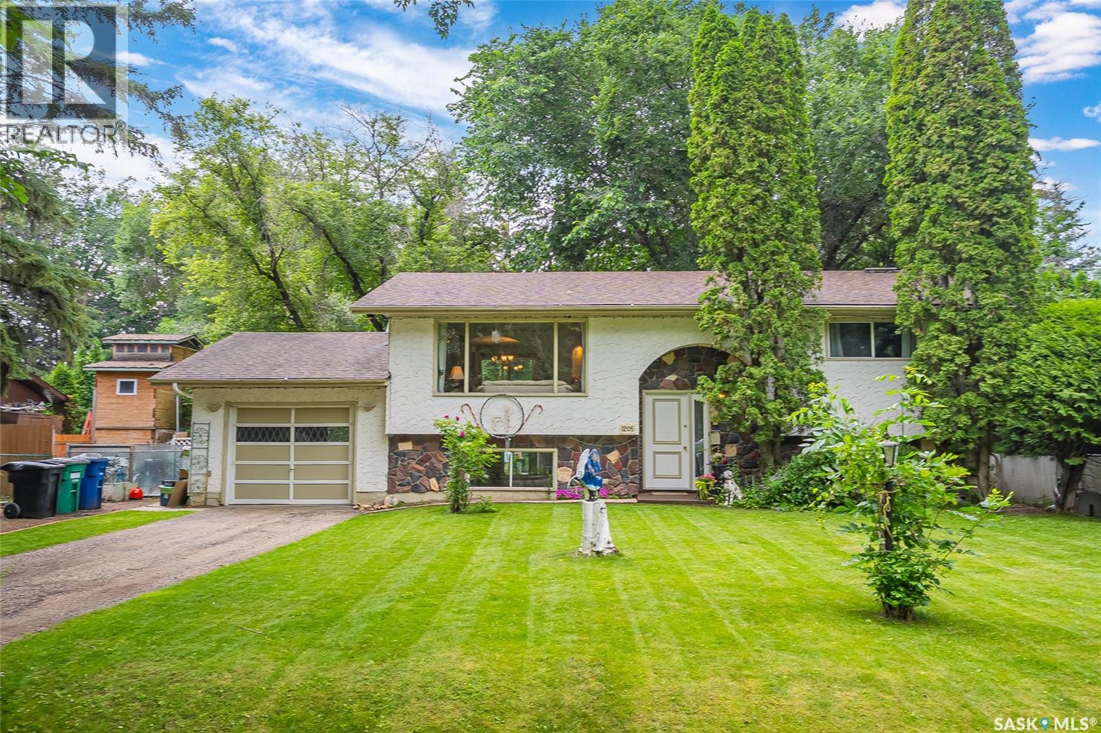 1205 Haida AVENUE - 1