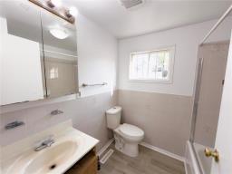 Living room/Dining room - 580 Bannatyne Avenue, Winnipeg, MB R3A0G7 Photo 15