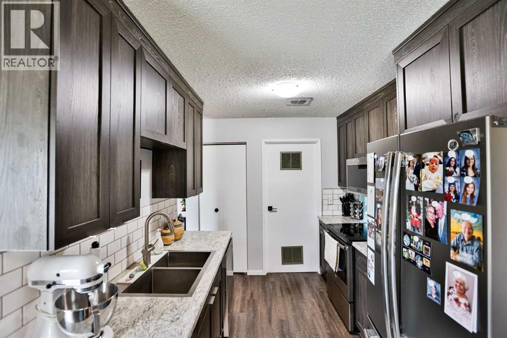 #24 5 Acadia Road W - 7
