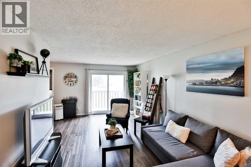 #24 5 Acadia Road W - 5