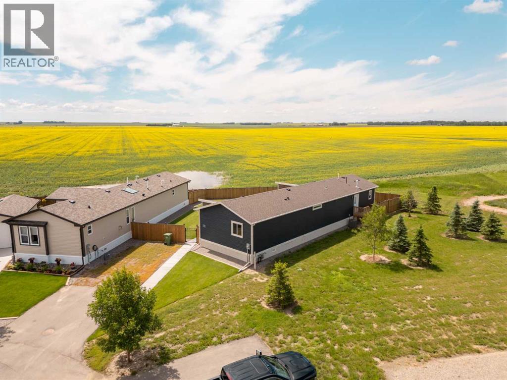 2037 Sunflower Crescent - 1