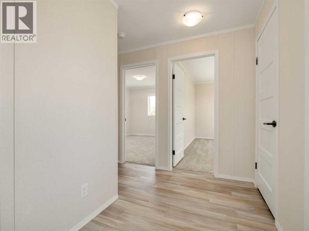 2037 Sunflower Crescent - 4