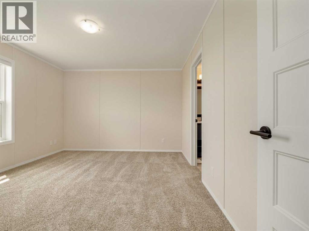 2037 Sunflower Crescent - 12