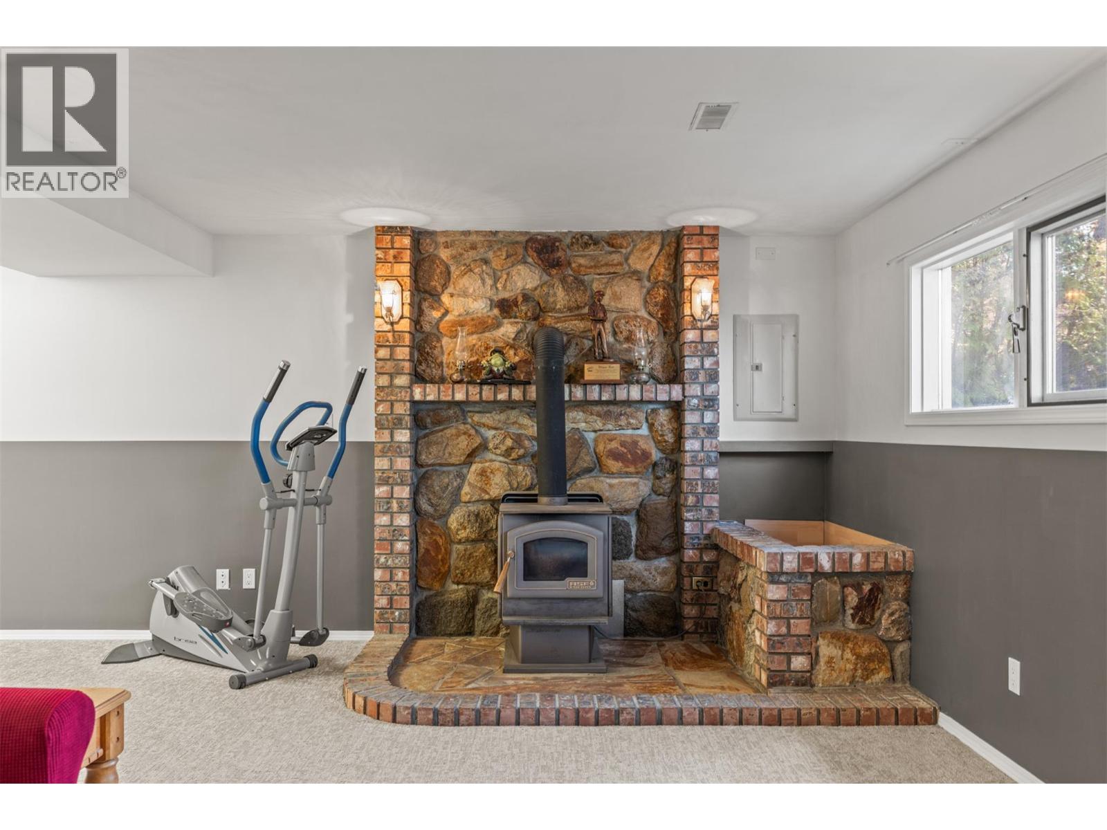 3419 Larch Drive - 39